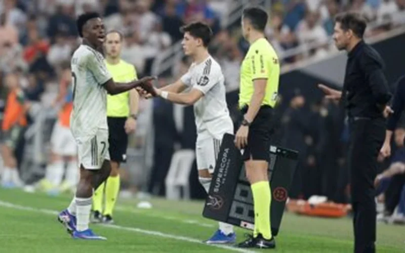 قمة الجولة.. كلاسيكو يشعل نهائي السوبر الإسباني وتعادل بين ليفربول وأرسنال